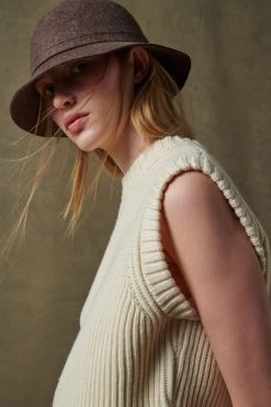 Sœur CHAPEAU SETE 12 Sœur CHAPEAU SETE -soeur Soldes 003 RAW OLAF RAPHAEL SULLY SETE 0041