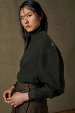 Sœur PULL SACHA 16 Sœur PULL SACHA -soeur Soldes 005 SACHA SIBYLE SAUVAGE NORD CAPUCINE SQUARE 0075