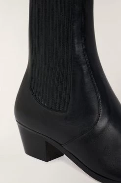 Sœur BOOTS GAZETTE 10 Sœur BOOTS GAZETTE -soeur Soldes CHA0500GAZETTE19WNOI01 4 b6b0e93b d040 4286 b9c6 06a729e5747e