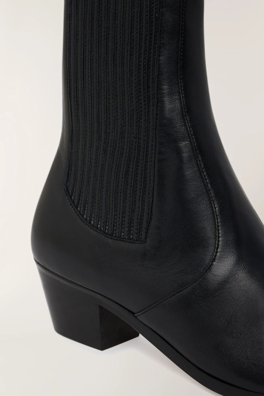 Sœur BOOTS GAZETTE 6 Sœur BOOTS GAZETTE – Image 4