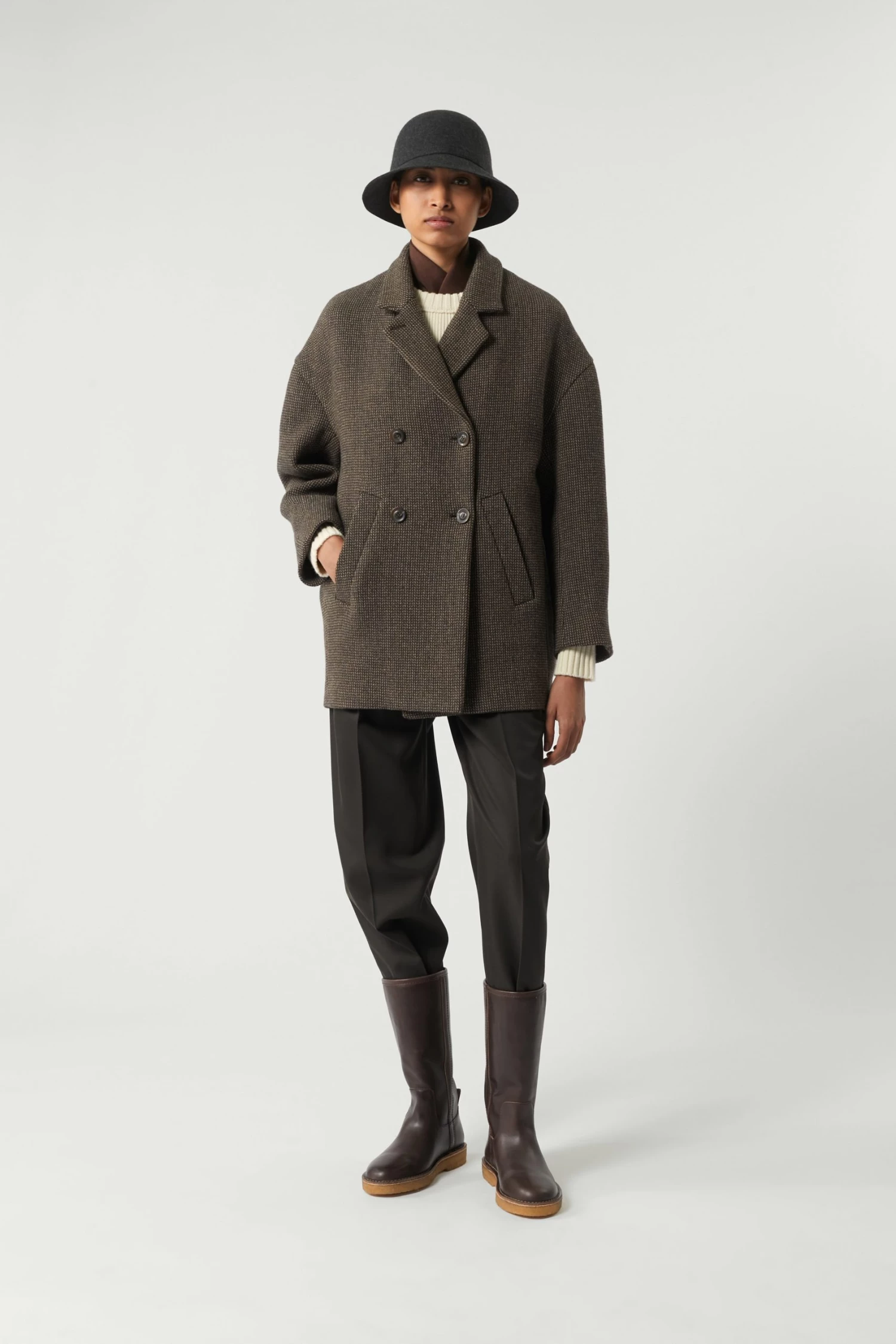 Sœur MANTEAU SALFORD 7 Sœur MANTEAU SALFORD – Image 5