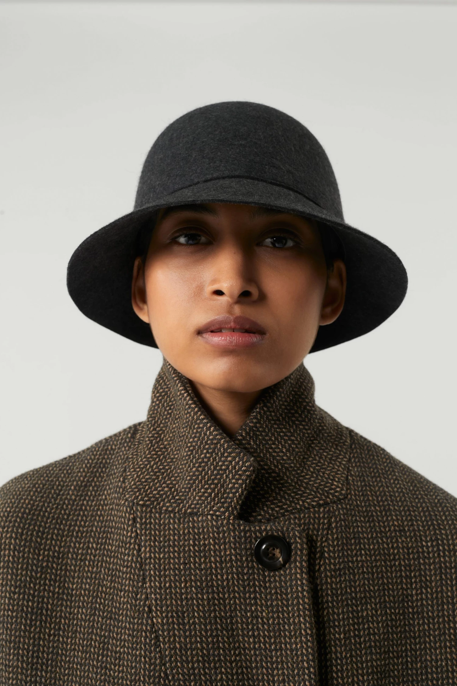 Sœur MANTEAU SALFORD 4 Sœur MANTEAU SALFORD – Image 2