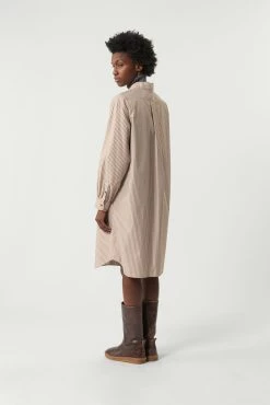 Sœur ROBE SIEGRID -soeur Soldes SIEGRID SAUVAGE NORD NOE 1202